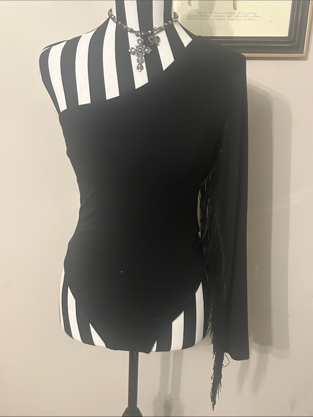 Woman’s black One shoulder fringe bodysuit small - Picture 5 of 9